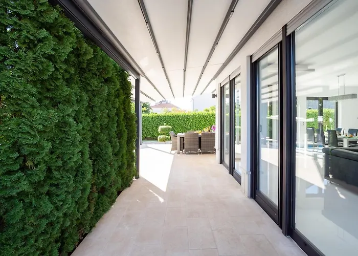 Βίλα Luxury Τρογκίρ