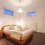 Luxury טרוגיר
