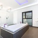 וילה Luxury *