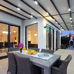 Luxury טרוגיר