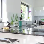 Luxury טרוגיר